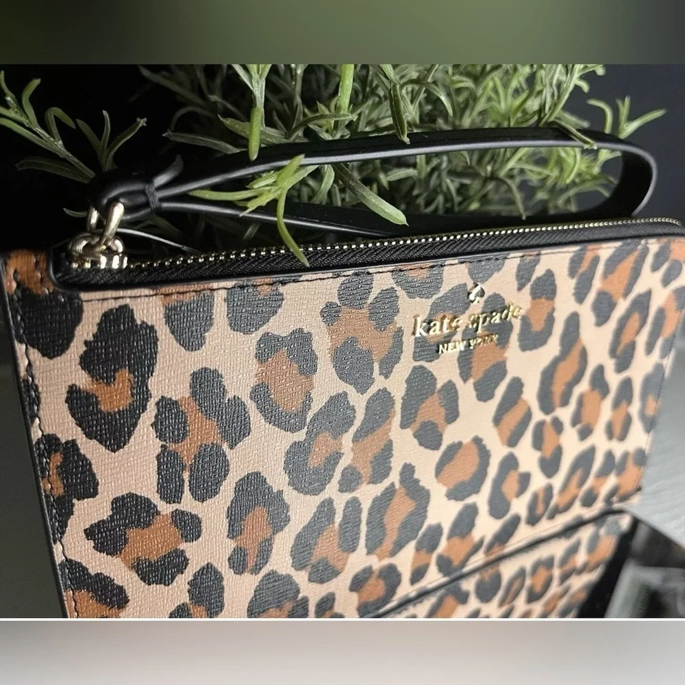 Kate Spade Lucy Medium L-Zip Wristlet Leopard Saffiano Leather NWT